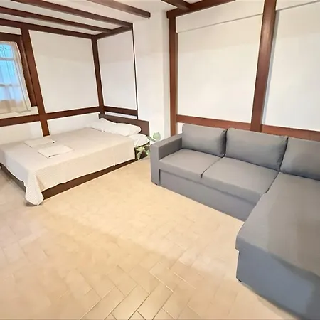Nikolas 3 Bedrooms 14 Guests * Hanioti