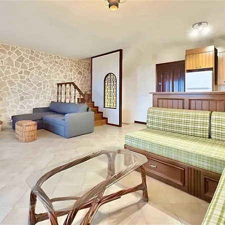 Nikolas 3 Bedrooms 14 Guests *