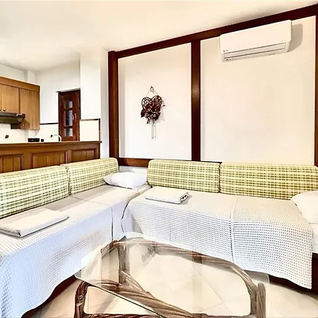 Nikolas 3 Bedrooms 14 Guests Villa Hanioti
