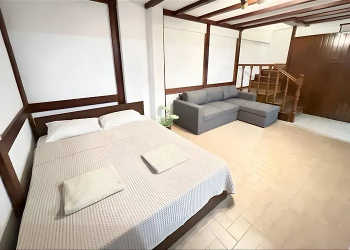 Nikolas 3 Bedrooms 14 Guests