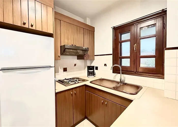 Nikolas 3 Bedrooms 14 Guests *