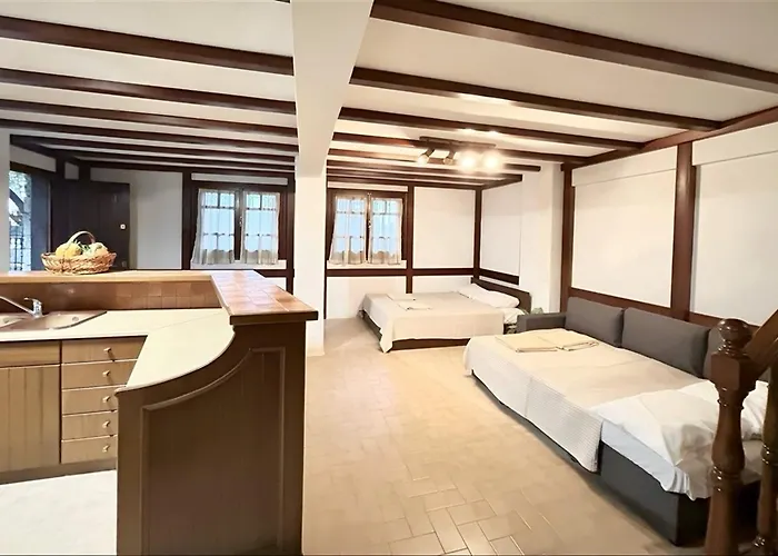 Villa Nikolas 3 Bedrooms 14 Guests