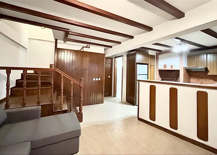 Nikolas 3 Bedrooms 14 Guests
